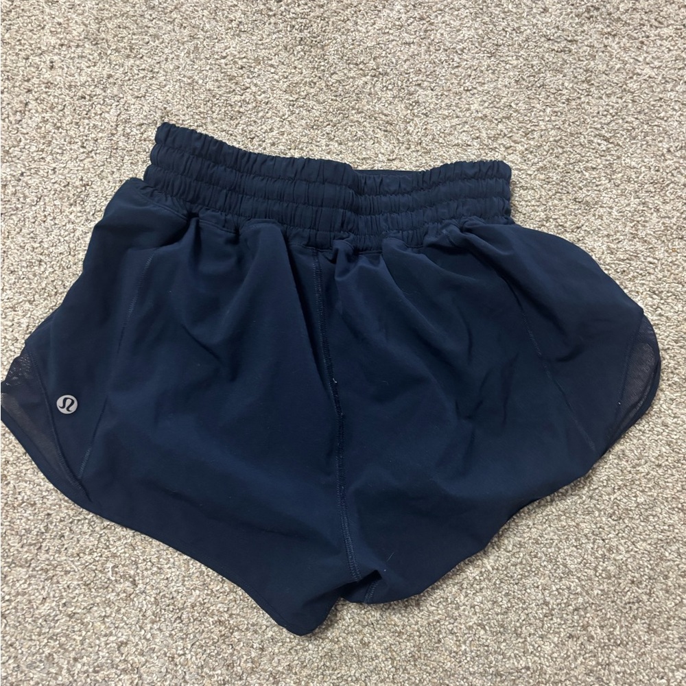 Lululemon Women's Navy Hotty Hot Shorts 2 (HR 2.5”) - Picture 2 of 4